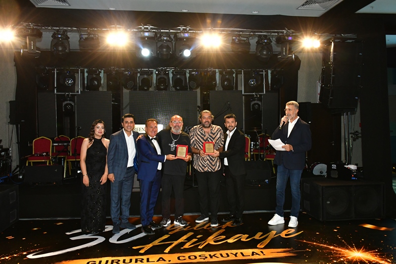 �amdanc� Ve By Mustafa Gaziantep, Görkemli Bir Gala �le Kap�lar�n� Açt� 